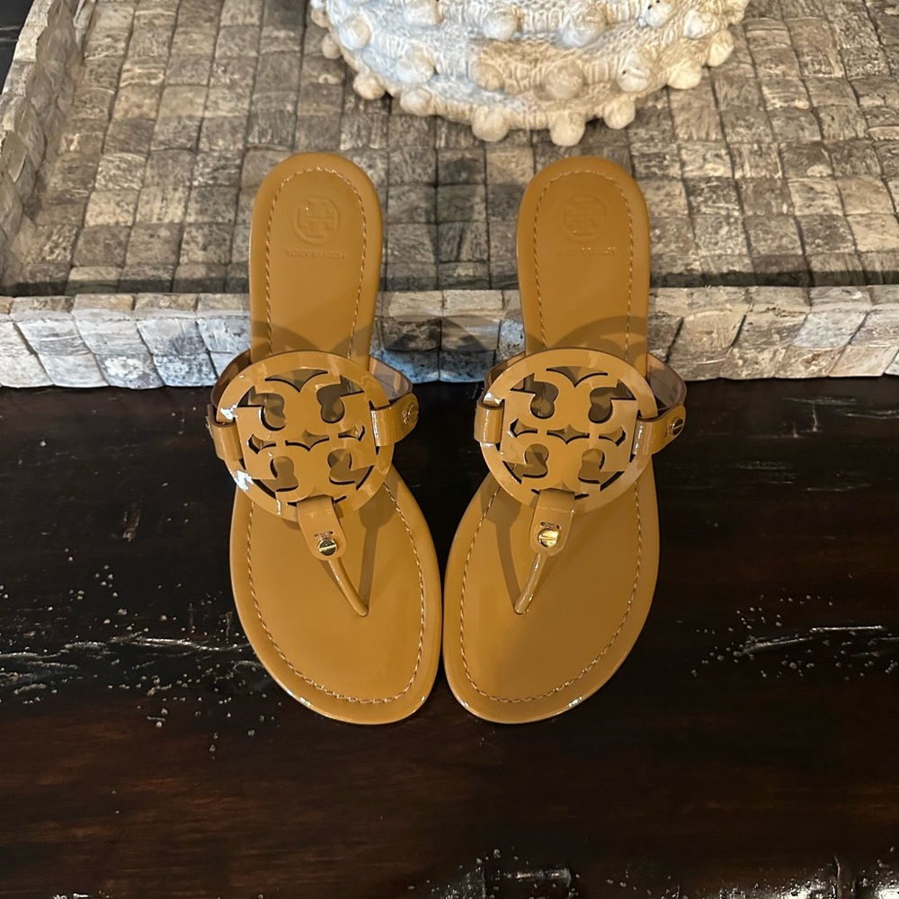 NIB Tory Burch Miller Color is Sand Sz 10